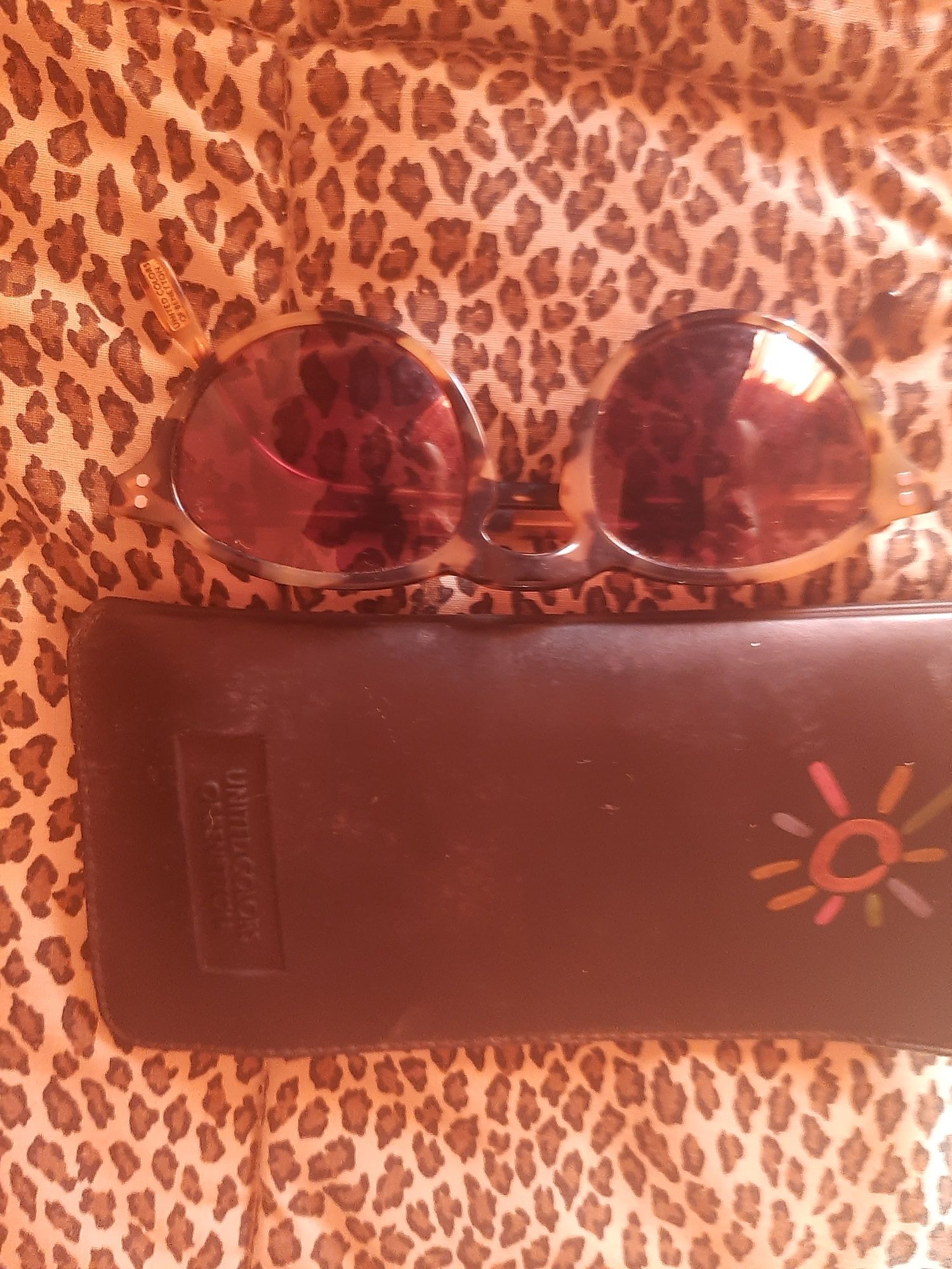 Oculos benetton sem uso
