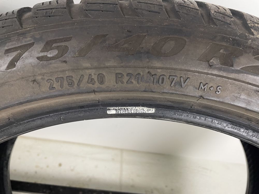 275/40R21 315/35R21 Pirelli Scorpion Winter * RSC