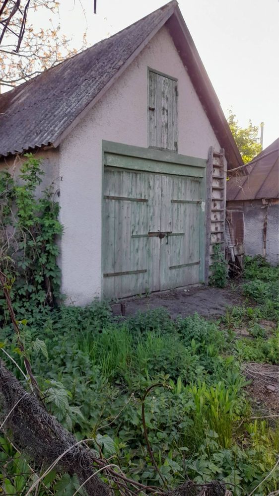 Будинок та ділянка у місті Ланівці, Тернопільська область