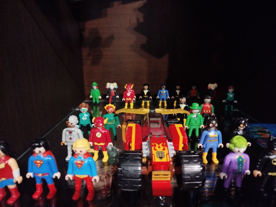 Figurki dc Kinder niespodzianka