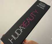 Nowy róż huda beauty