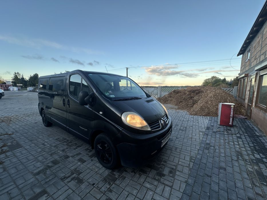 Renault trafic long 2,0 dci 115km 9 osobowy