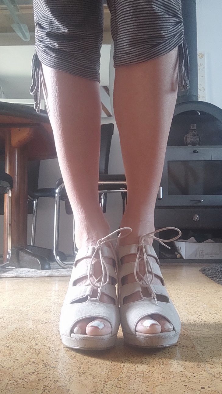 Buty na obcasie nr 42