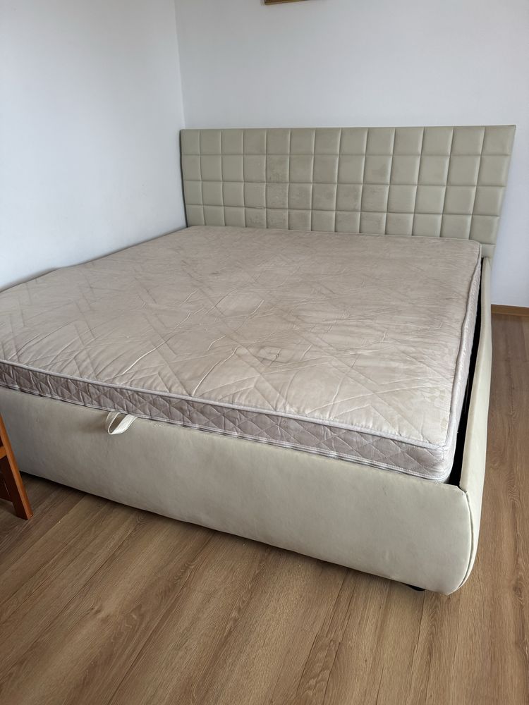 Łóżko z materacem 180/200
