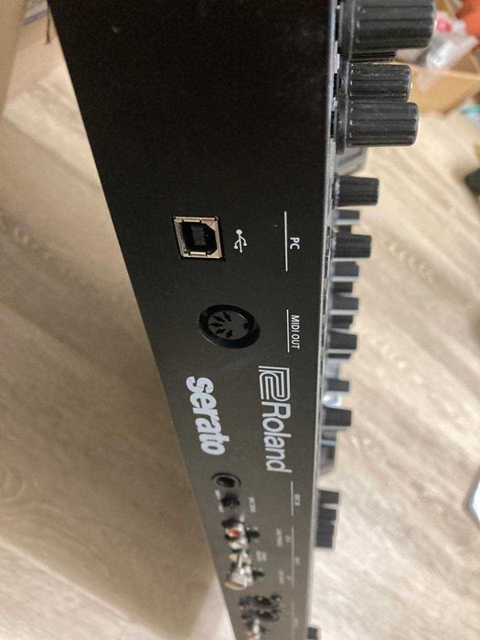 Roland DJ-505 Serato DJ