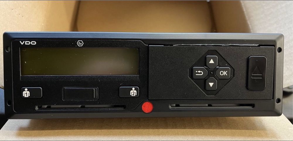 Тахограф на чіп карти 24В