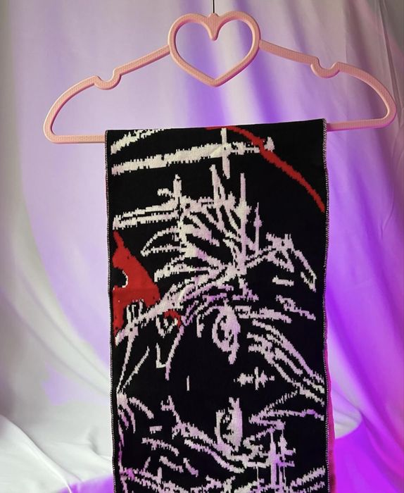 Шарф черный с принтом