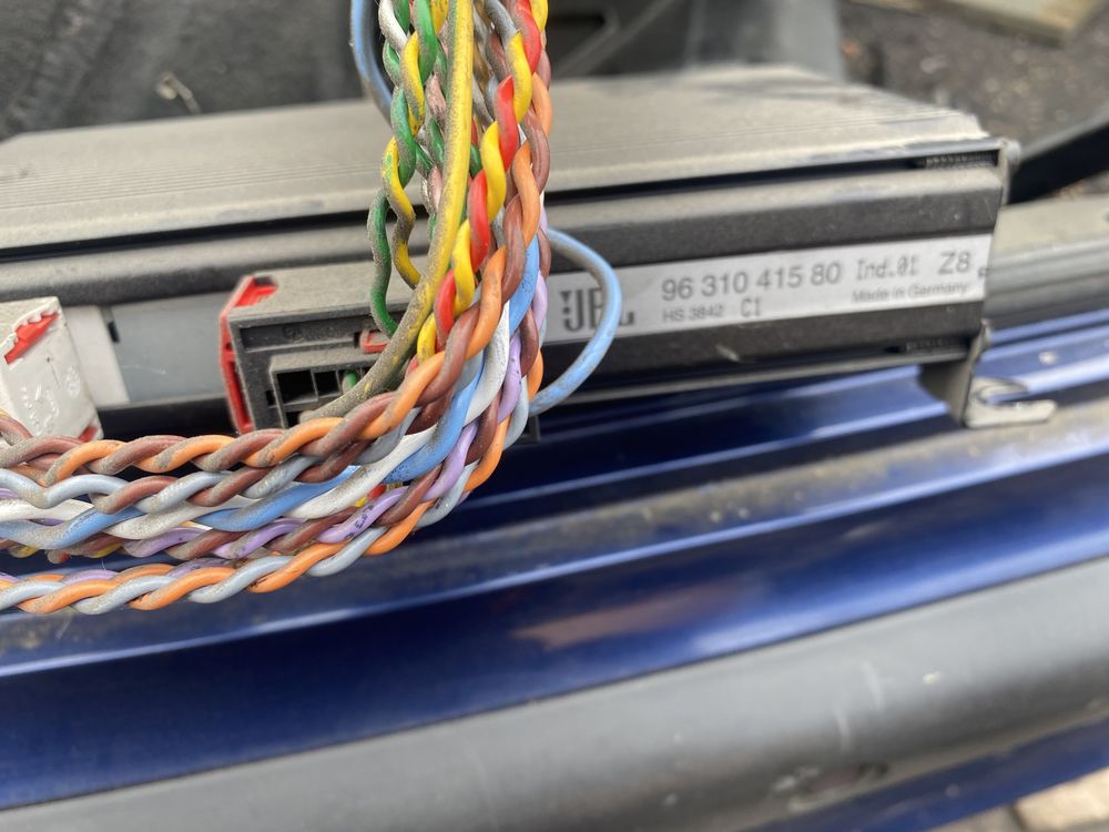 Wzmacniacz jbl Peugeot 607