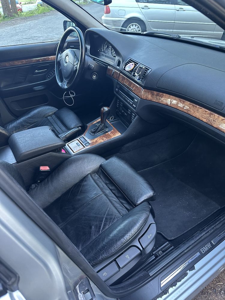 BMW E39 528i BMW 5
