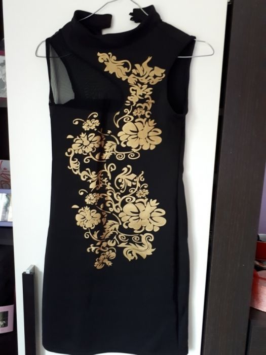 Piękna sukienka nowa czarna ze złotymi aplikacjami wstawka siateczkowa