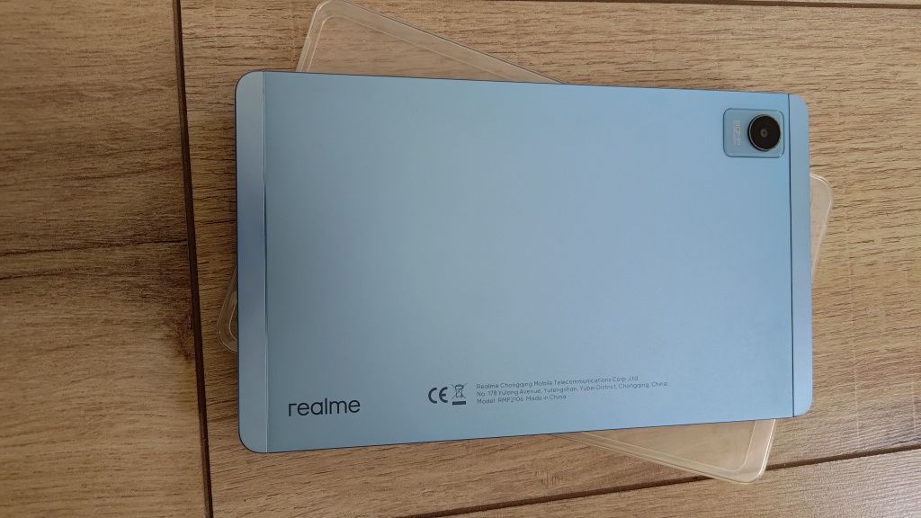 Tablet Realme Pad Mini 8,7" 4/64GB + etui stan idealny