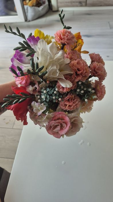 Bukiet kwiatów sztucznych