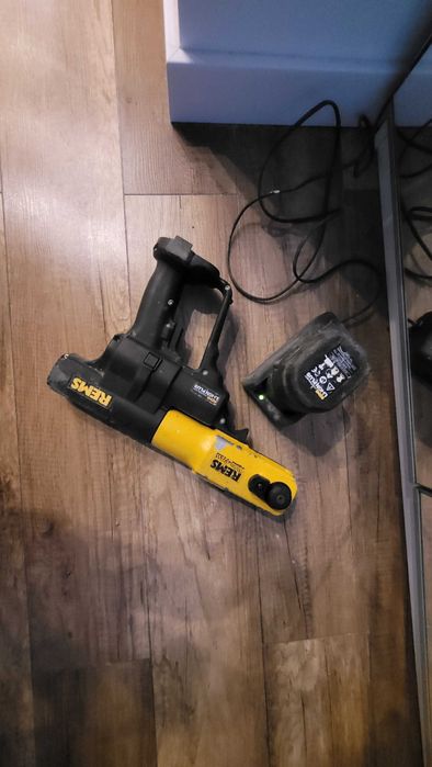 Zaciskarka rems acc  ładowarka i akumulator