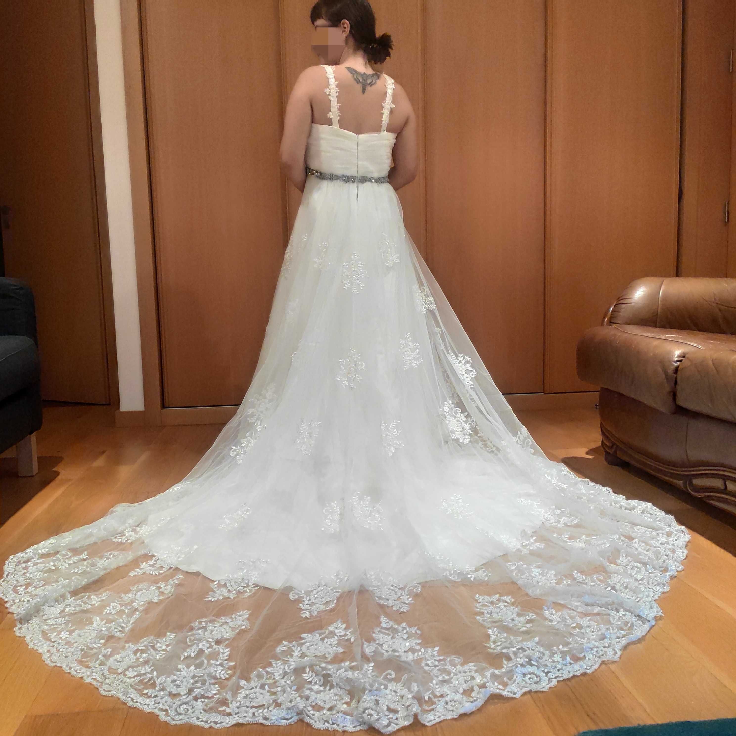 Vestido de noiva cai cai ou com alças