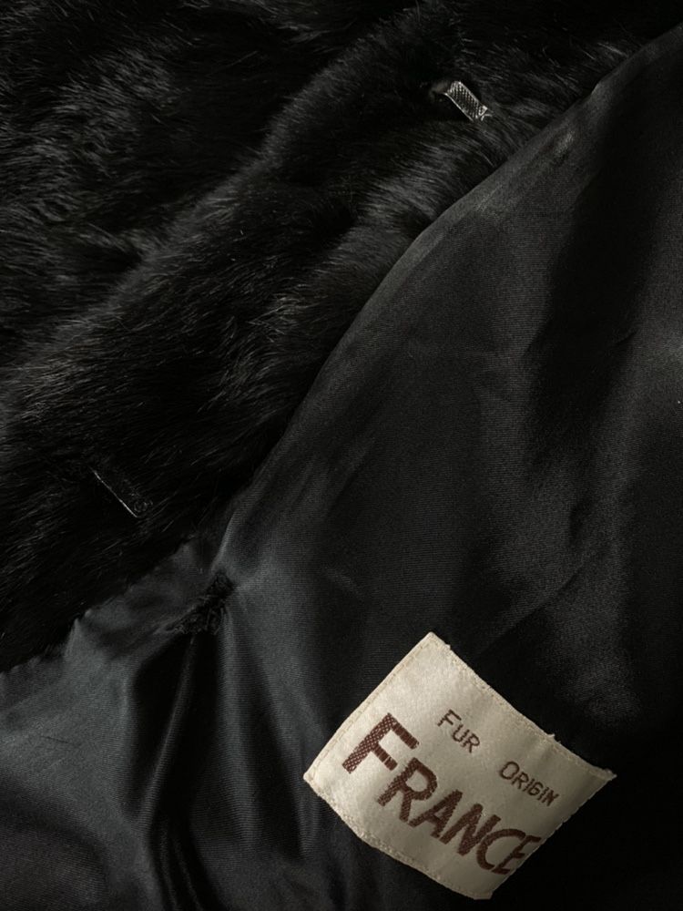 Bardzo miękkie naturalne czarne futro L 40 płaszcz prawdziwe