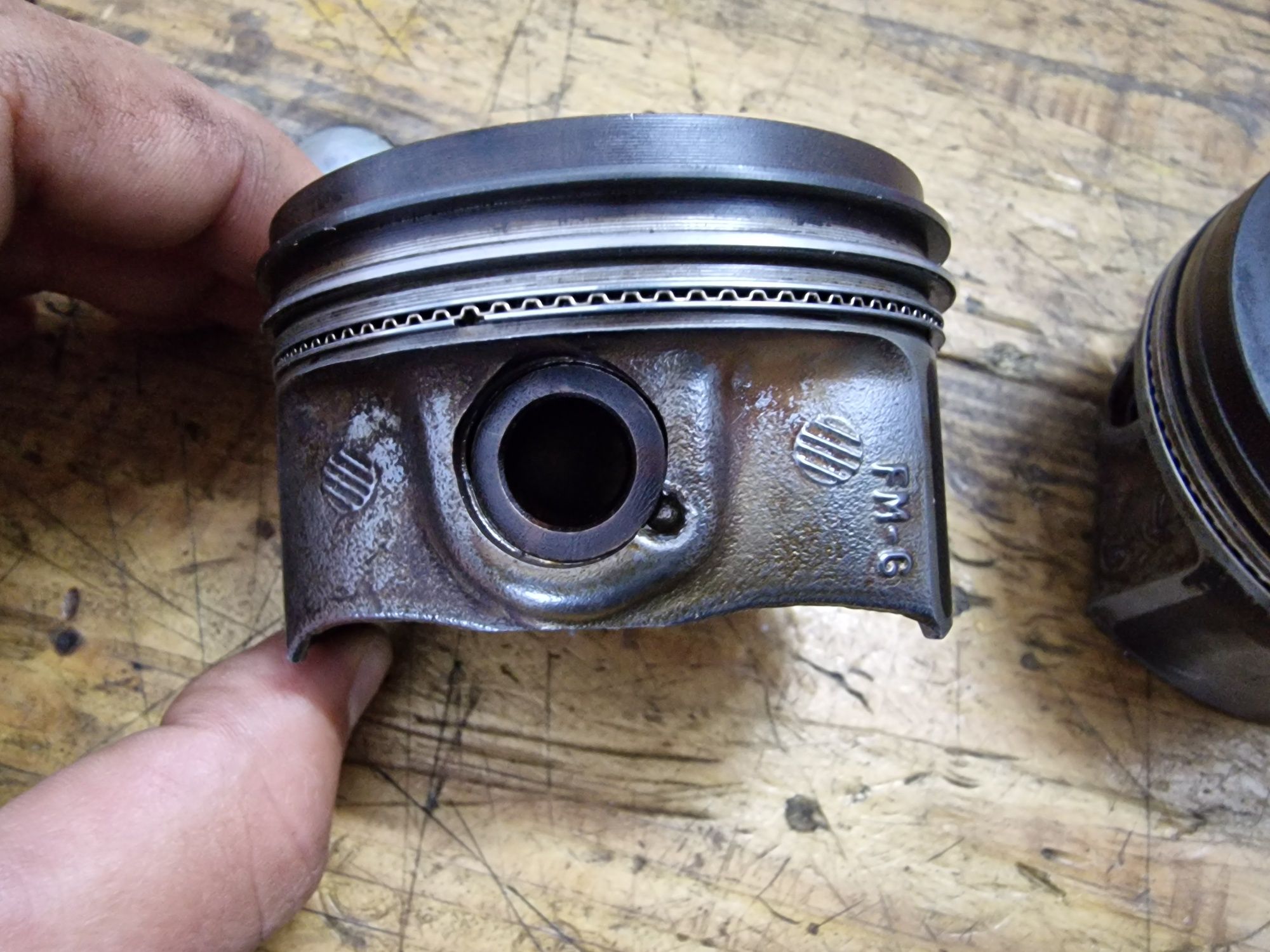 TŁOK  z nowymi pierścieniami. OPEL 1.4 TURBO A14NET. Idealny stan
