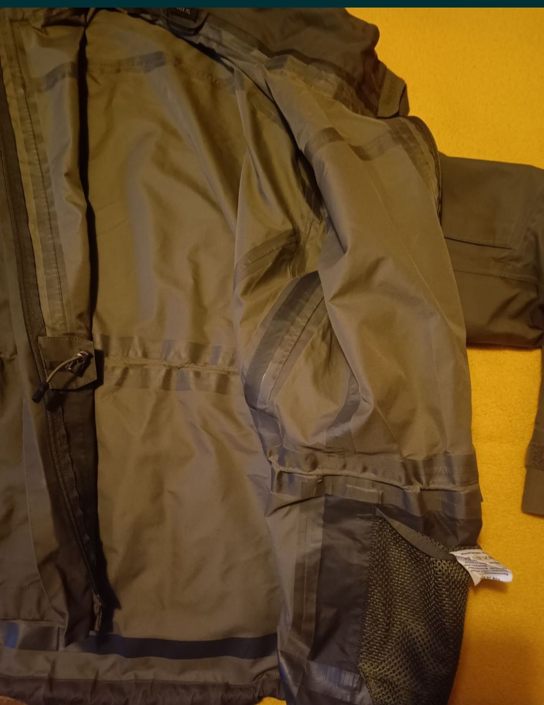 Wojskowa kurtka Gore-Tex Jednostek Specjalnych