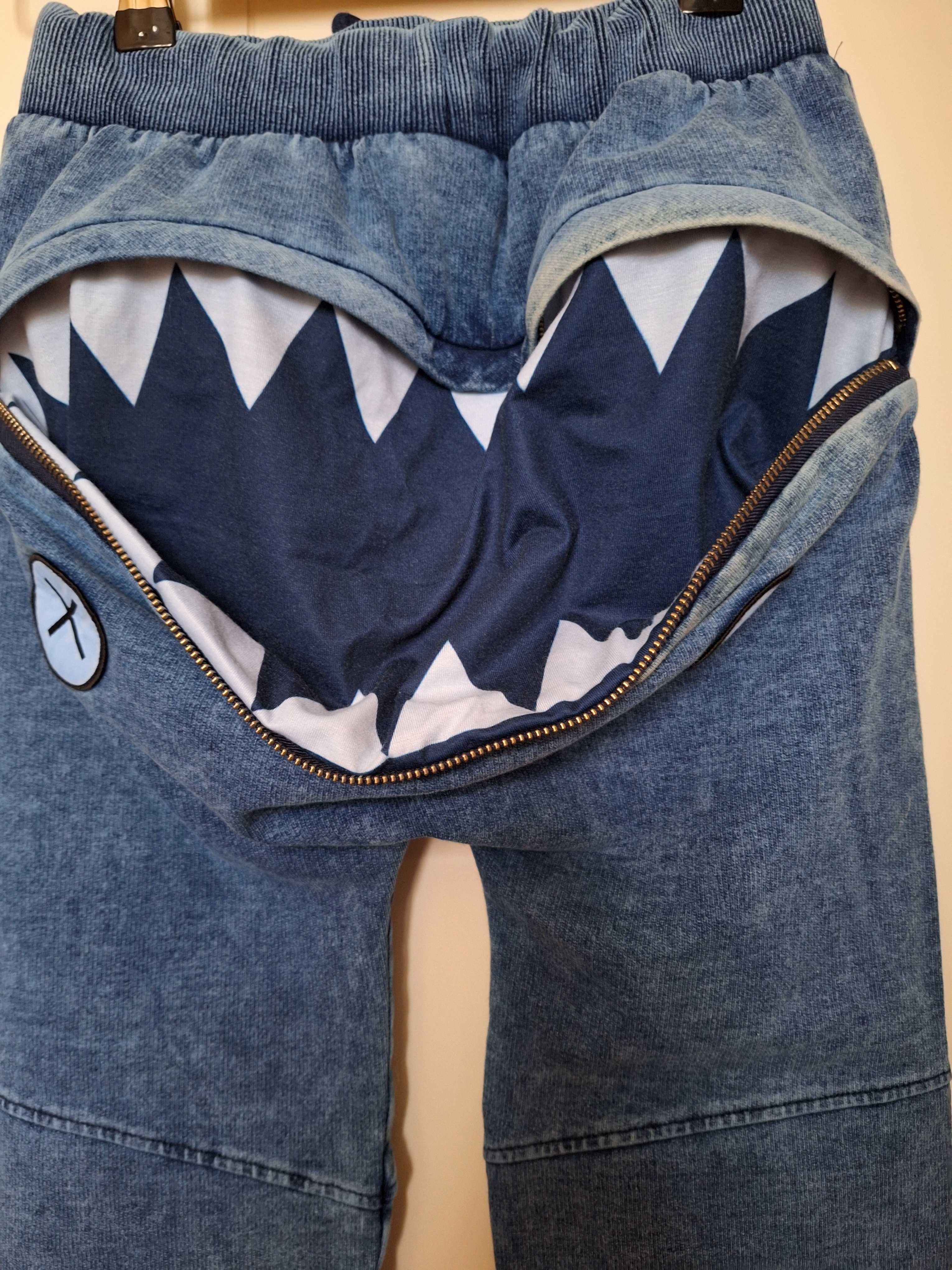 Zombie dash nowe spodnie dresowe uniseks Hungry One jeans r.146
