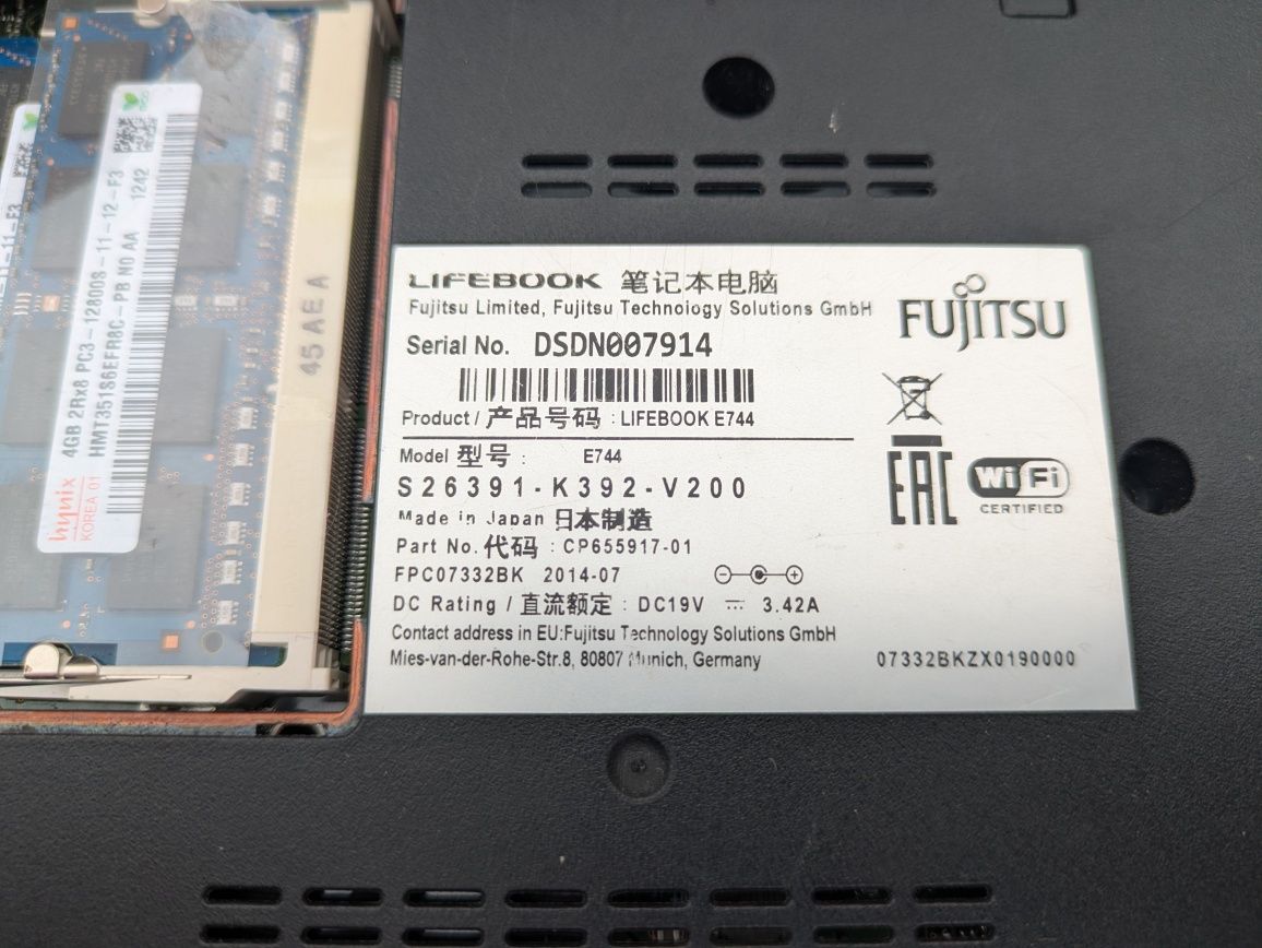 Fujitsu Lifebook e744