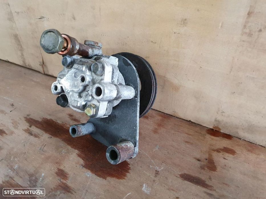 Bomba direção assistida Nissan Navara D22 2.5 YD25- 5524.3015 VK503 C
