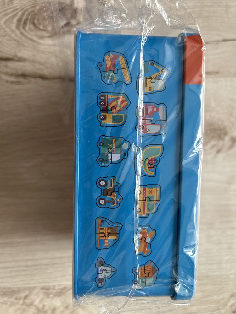 Moje pierwsze puzzle pojazdy + puszka