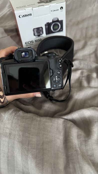 Canon m50 + адаптер m ef-rf