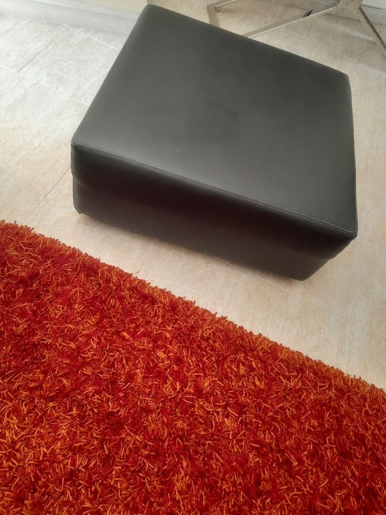 Pouf cinza imitação pele 90 x 90 cm