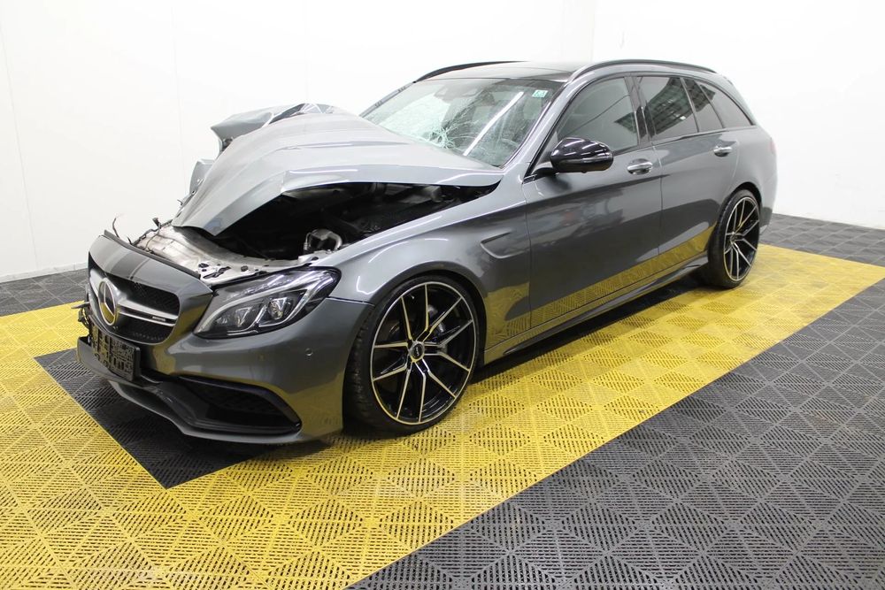 Mercedes-Benz Klasa C Europa C63 AMG