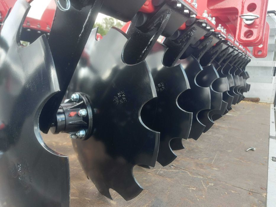 Brona talerzowa AGREGAT Grano System SHARK SHS 2,5 m 2,7 m 3 m