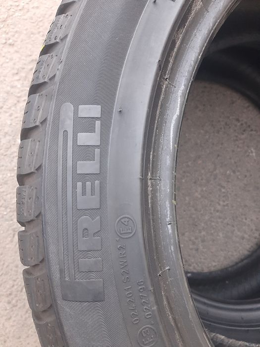 Шини б/у 225/50R17 Pirelli 2шт.зима.
