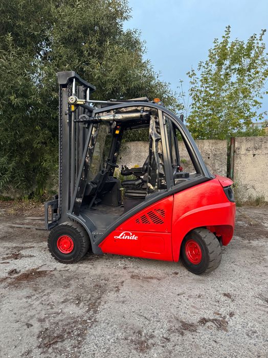 Навантажувач вилковий