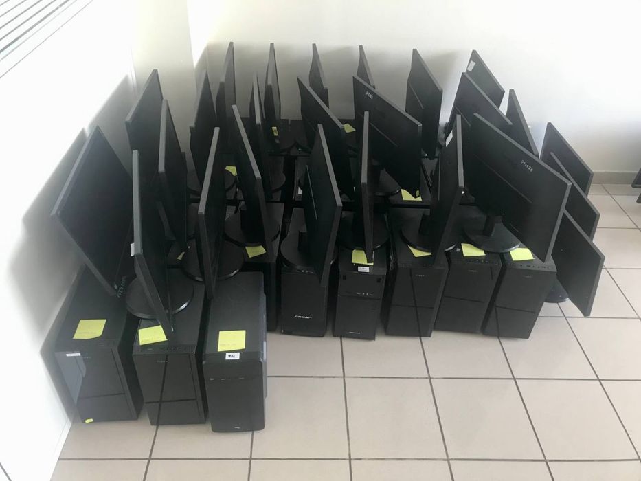 РАСПРОДАЖА офисной мебели кресла стулья офисные компьютерные крісла