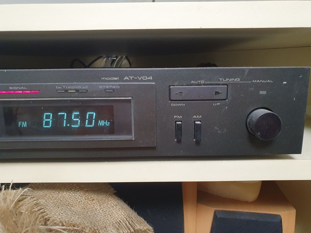 Продам FM тюнер Akai at-vo-4