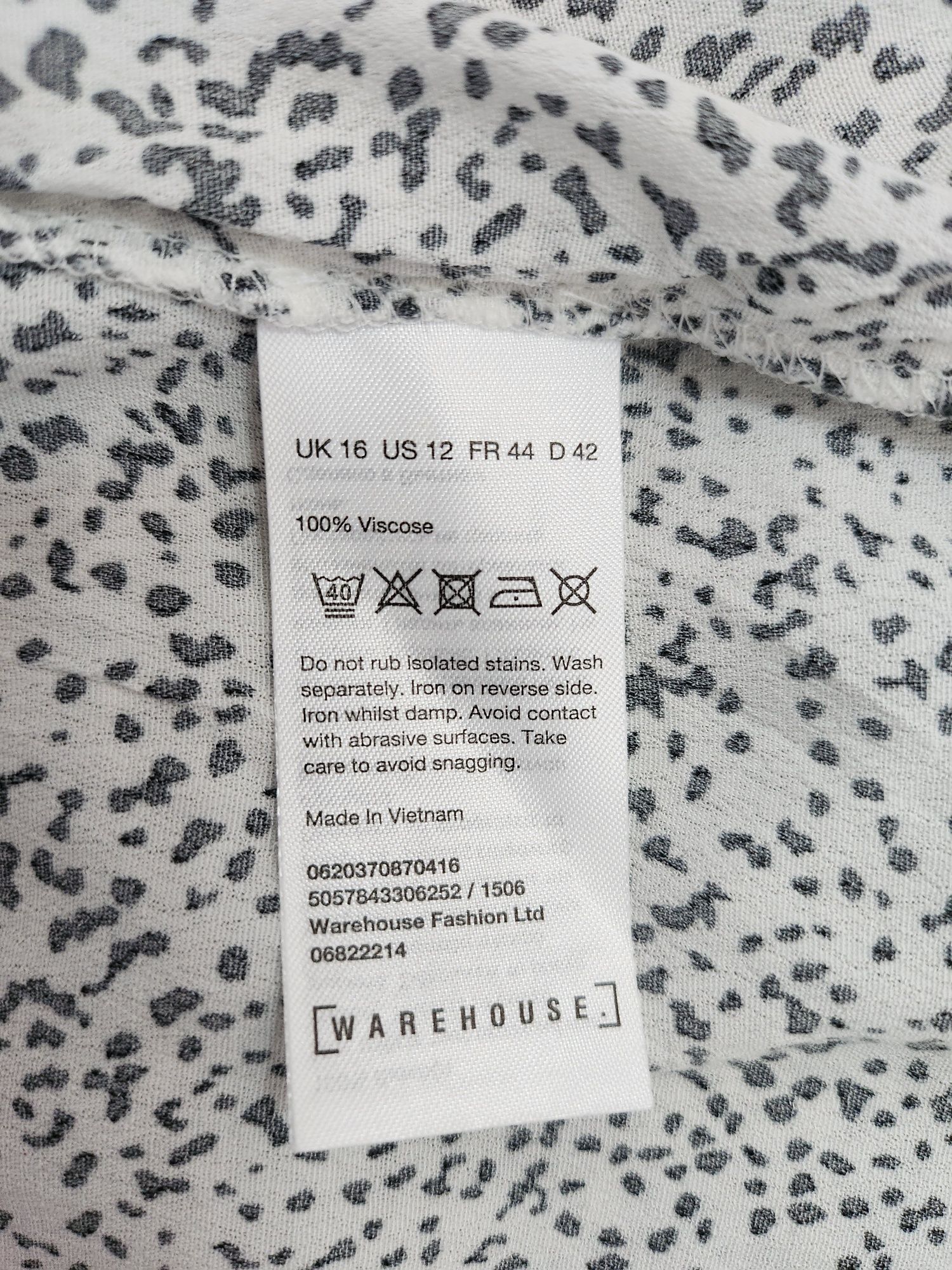 Белое в крапп ярусное платье рубашка миди Warehouse