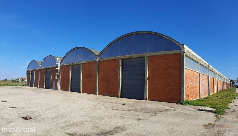 Armazém para arrendamento em Canha, Montijo
