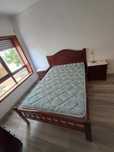 Mobília quarto: cama, cómoda, espelho, 2 mesas cabeceira