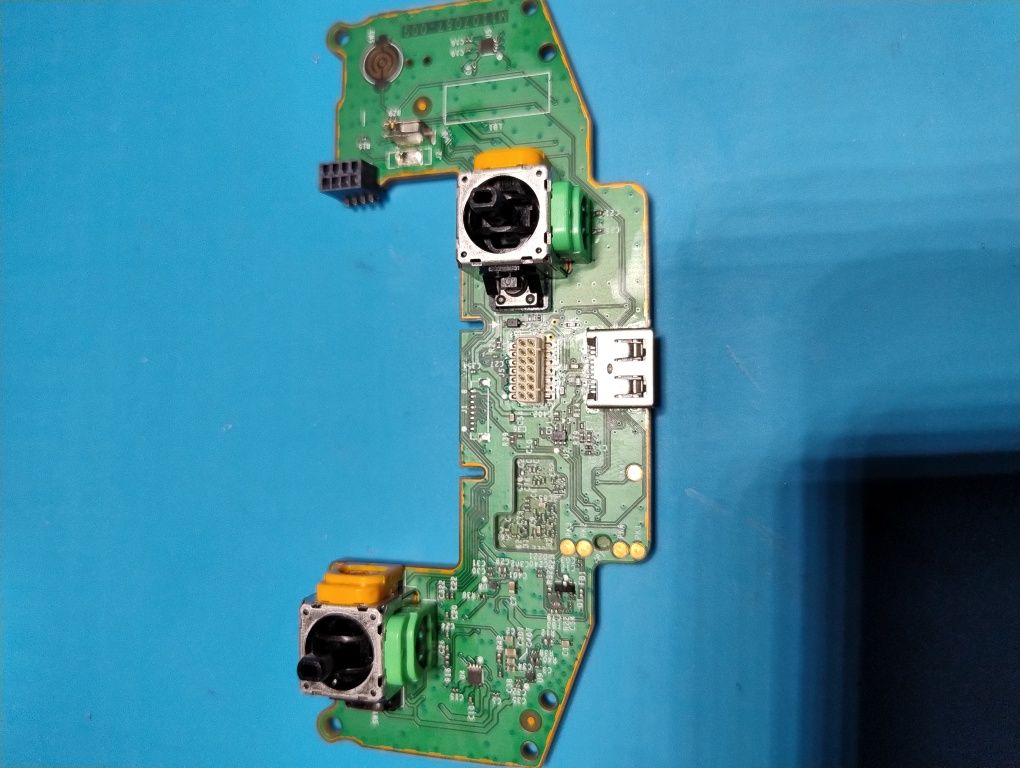 Pad Xbox Series analogi TMR