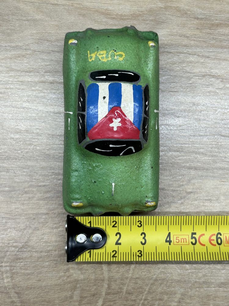 Figurka z Kuby kubański samochód pamiątka z wakacji Kuba