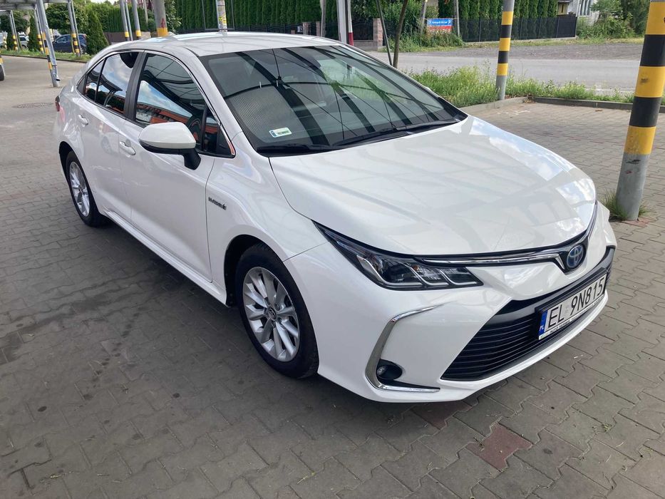 Wynajem najem Toyota Corolla 1.8 HSD hybrid / LPG