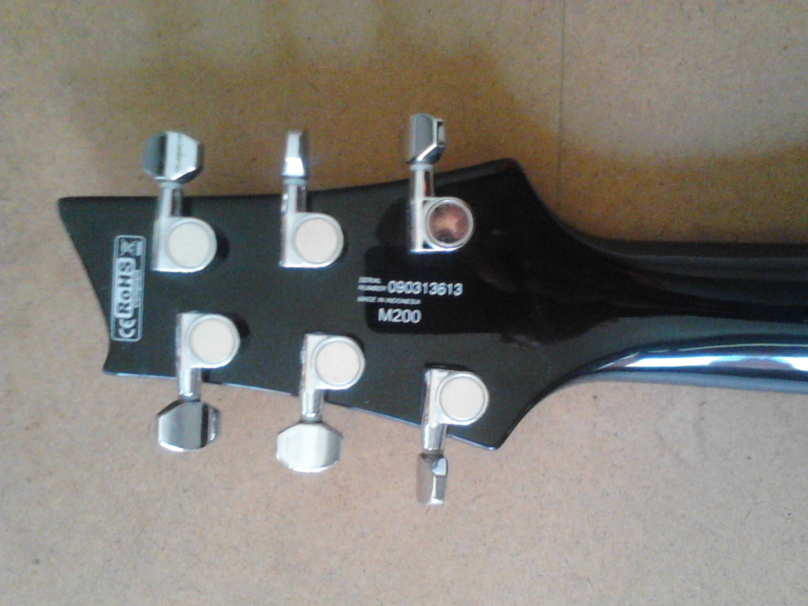 Guitarra elétrica Cort M200