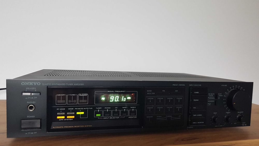 Wzmacniacz    z  tunerem    ONKYO    Japan