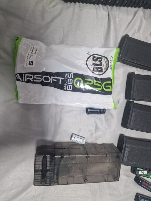 Vendo arma de airsoft  com garantia