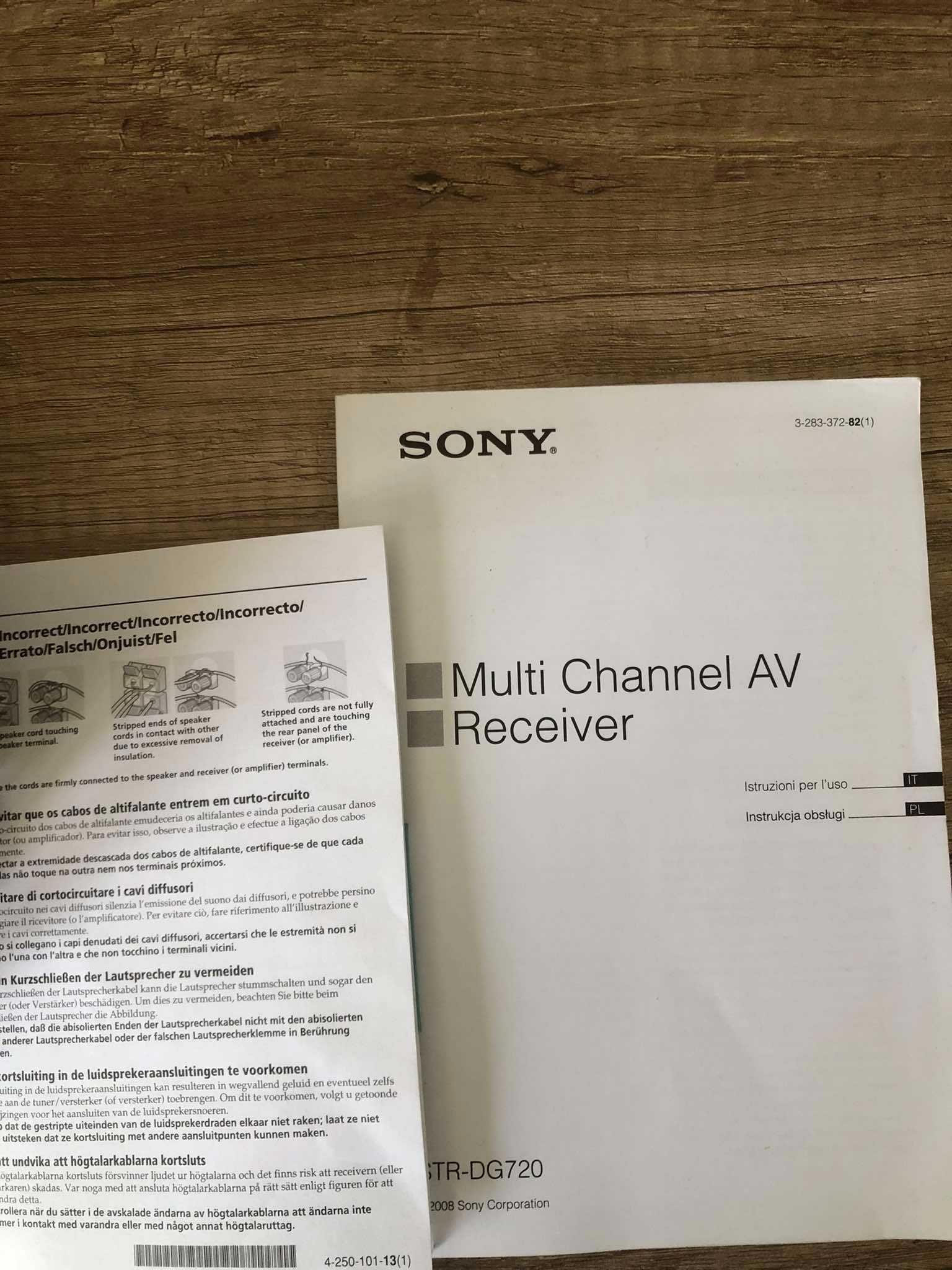 Amplituner SONY
STR-DG720