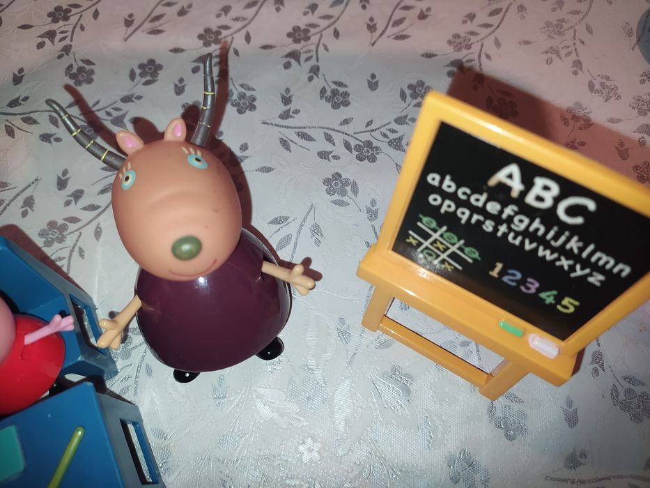 Свинка Пеппа школа