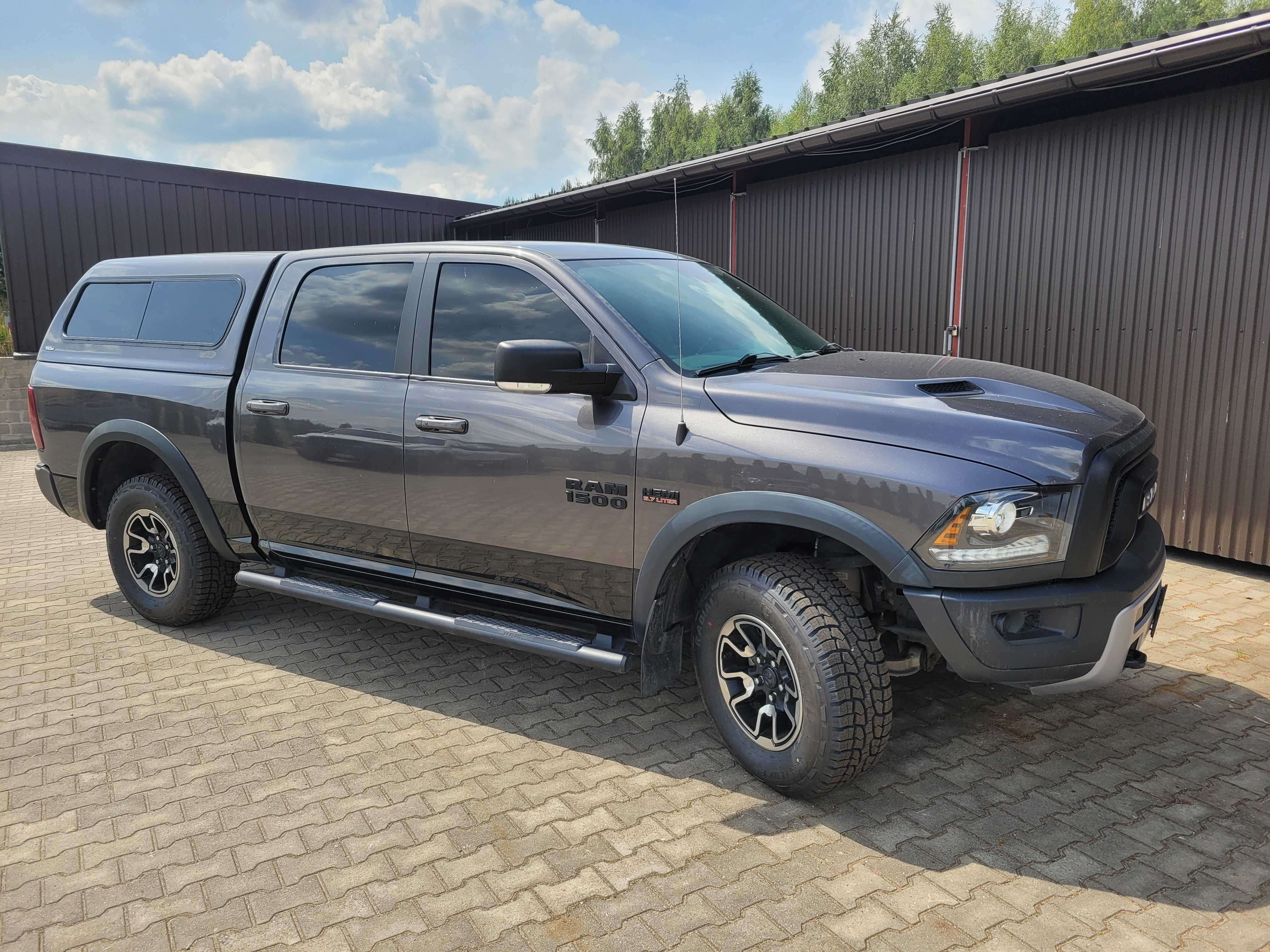 Ram 1500 Rebel 2017 5.7 HEMI 4x4 zabudowa paki