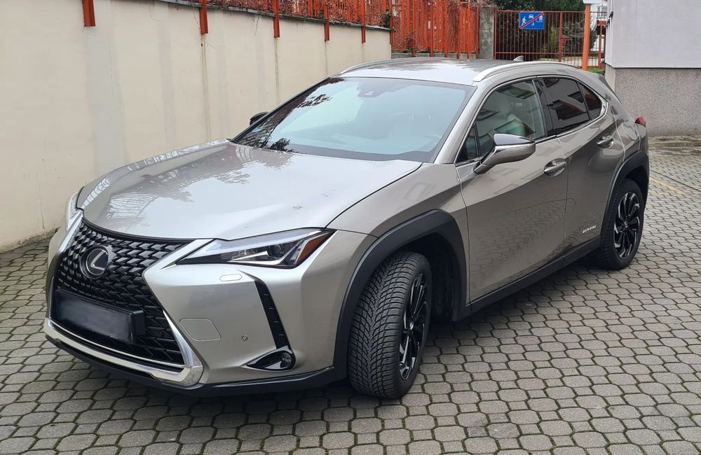 Lexus UX Lexus UX250h AWD, pierwszy właściciel, stan bardzo dobry