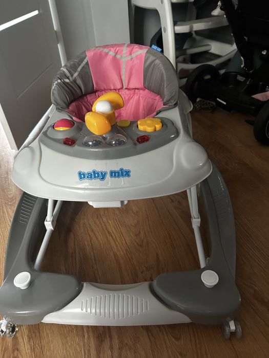 Chodzik Baby mix z funkcja bujania