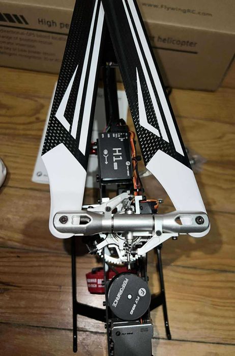 Helicóptero RC FlyWing FW450 V2 GPS