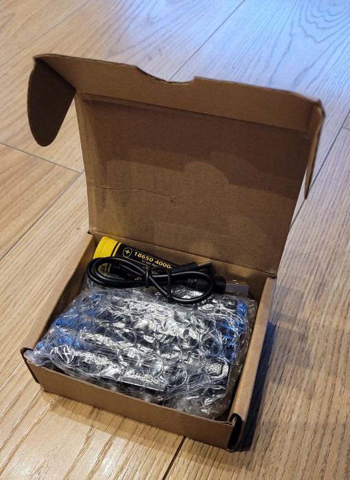 Latarka czołowa Sofirn H25LR + 2 ogniwa 18650