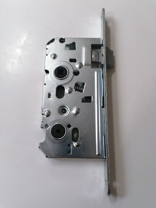 Zamek wpuszczany łazienkowy, 72/55 prawy HOBES